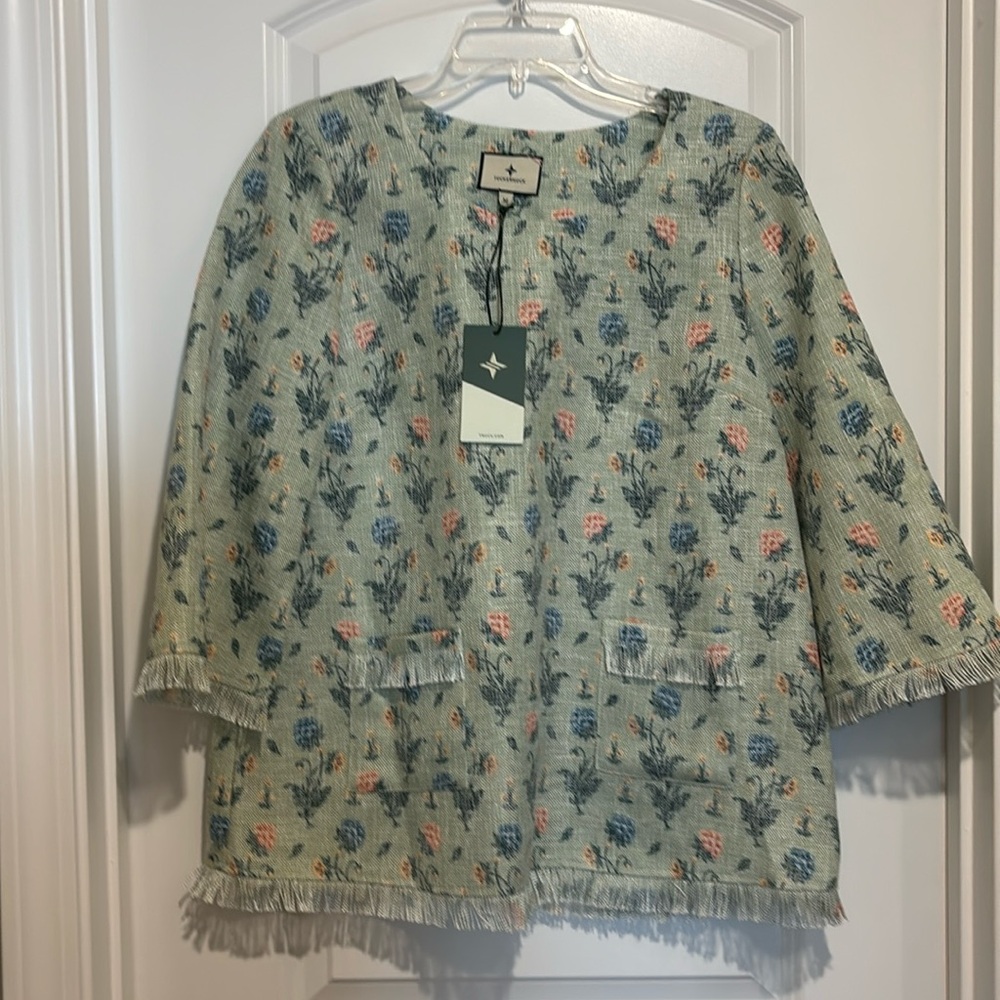 NWT TUCKERNUCK Mint Floral Fringed top Size M Subtle Classic Style Fall Weight